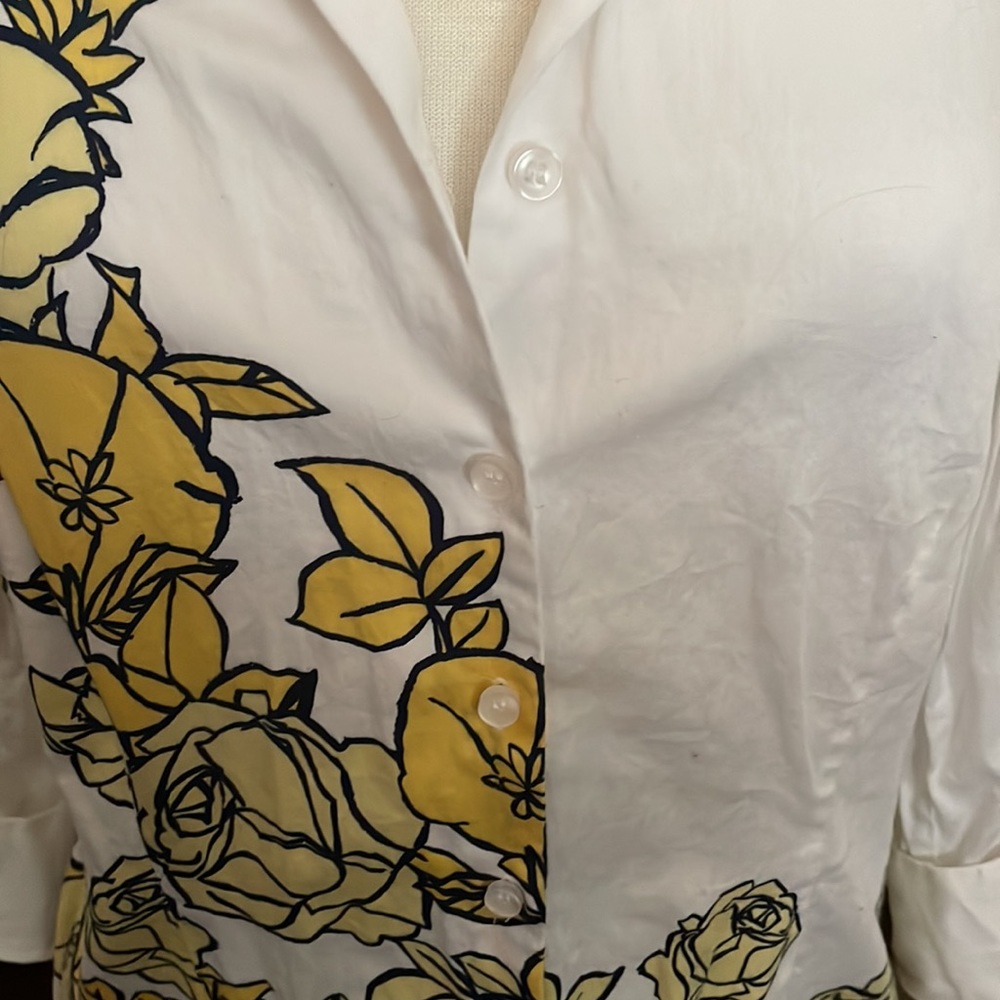 White blouse with yellow flowers - Picture 3 of 8